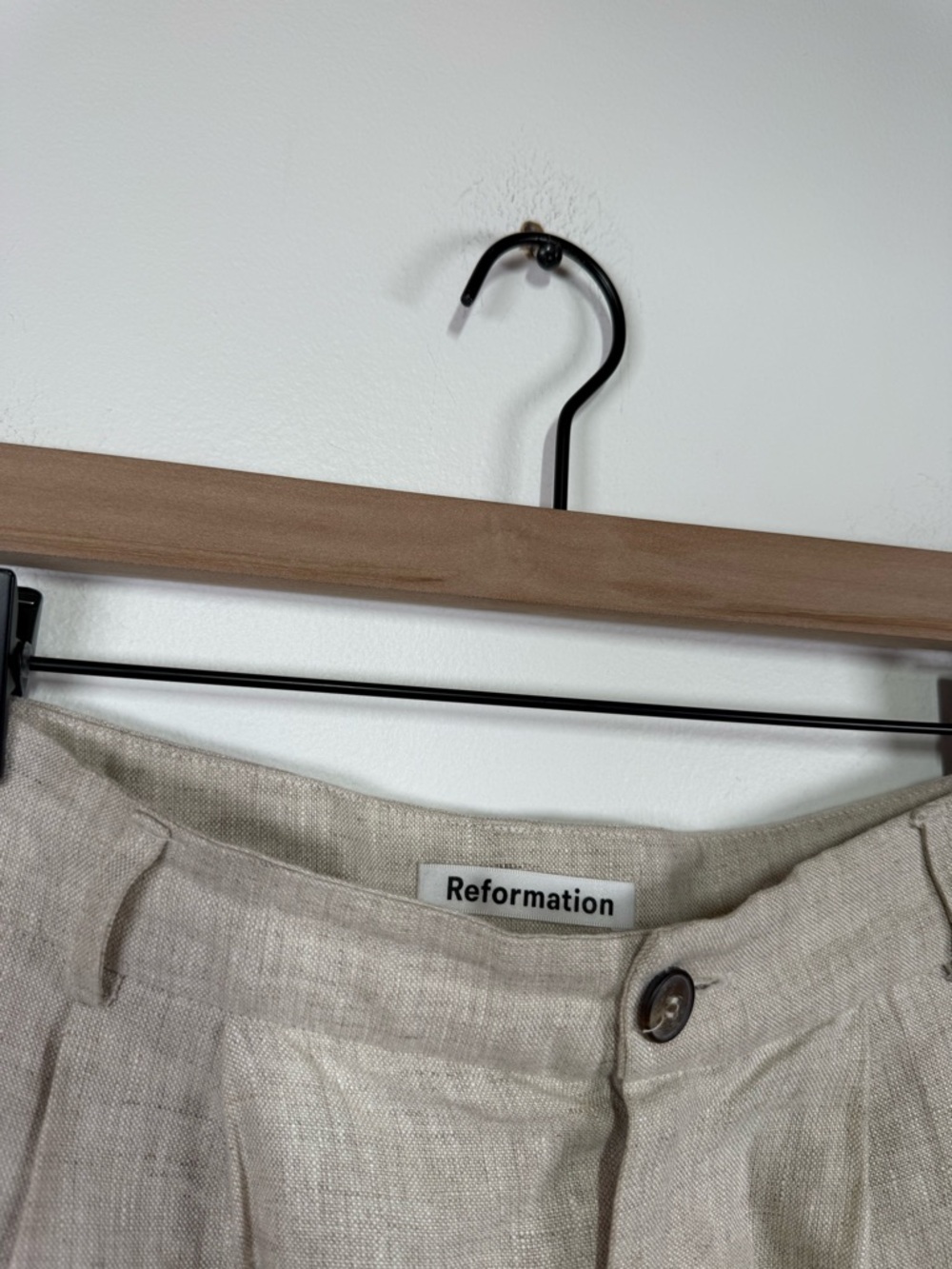 Reformation Mason Linen Shorts 6 - Picture 4 of 6